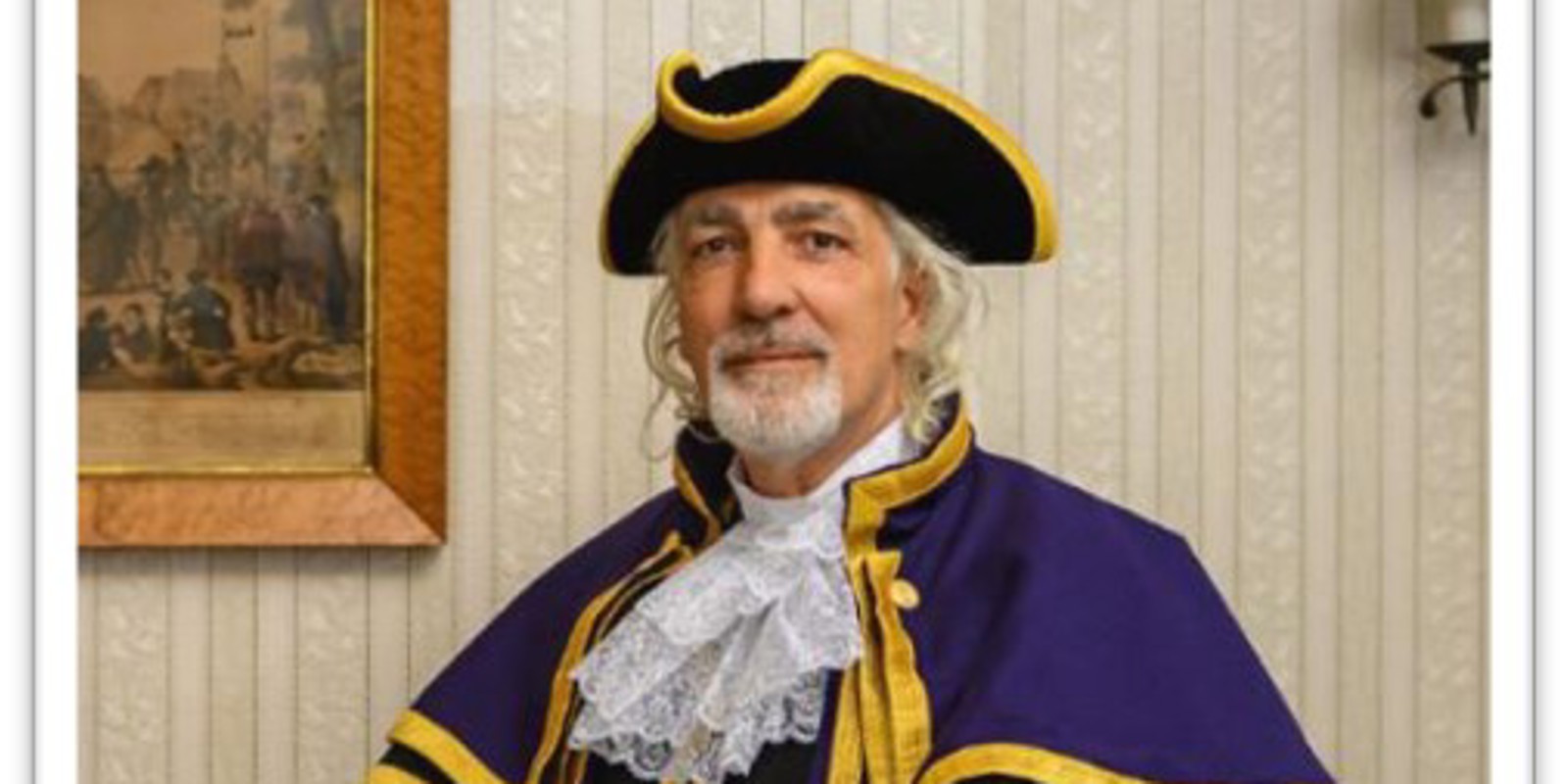 Steve Wallis Town Crier