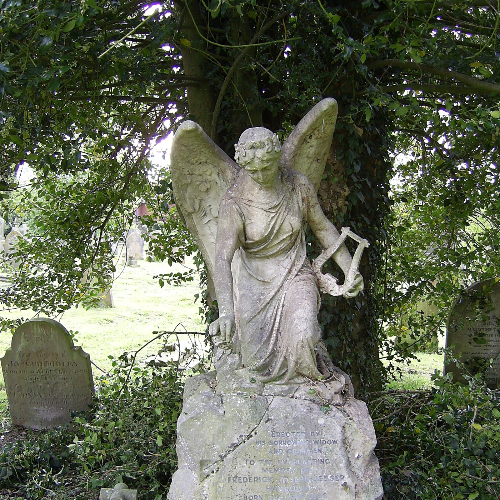 Newtown Road Cemetery