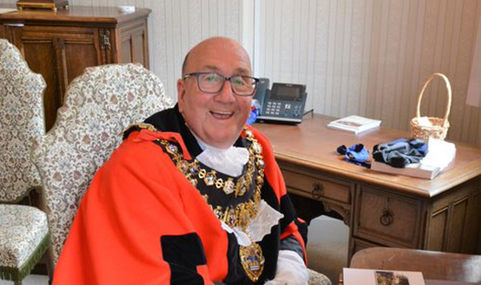 Mayor Of Newbury Billy Drummond In Mayors Parlour Before Event